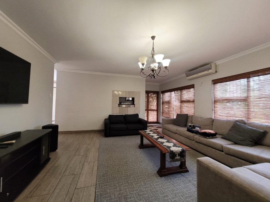 4 Bedroom Property for Sale in Wavecrest Eastern Cape